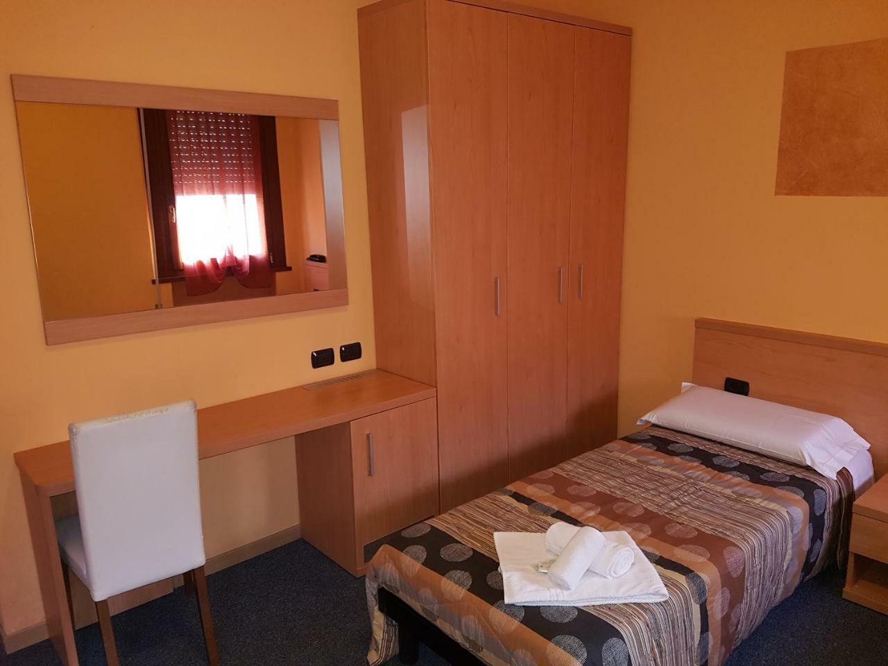 Albergo Ristorante Al Gallo Sanguinetto Esterno foto